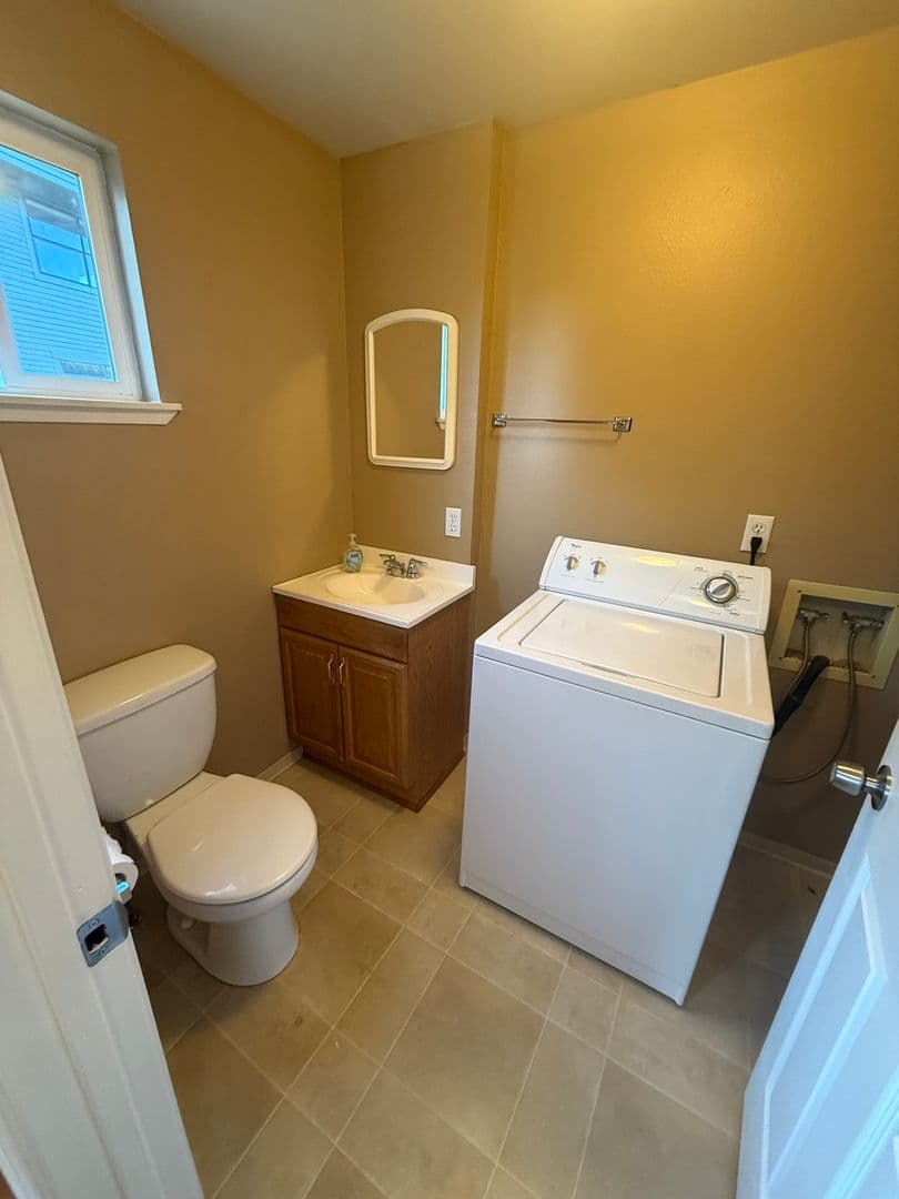 Bend Apartment: 931 NW Carlon Ave.
