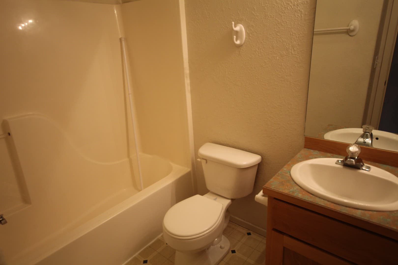 Bend Apartment: 1230 & 1232 NW Ogden Ave.