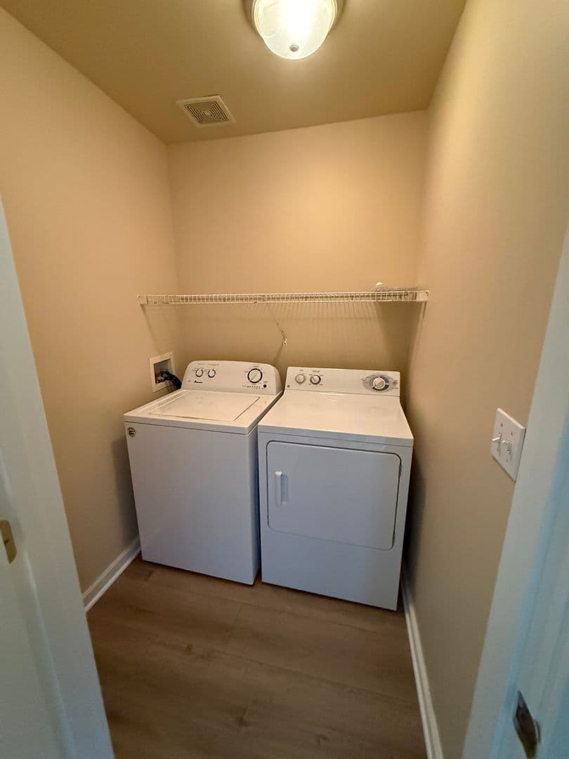 Bend Apartment: 20058 Beth Ave.