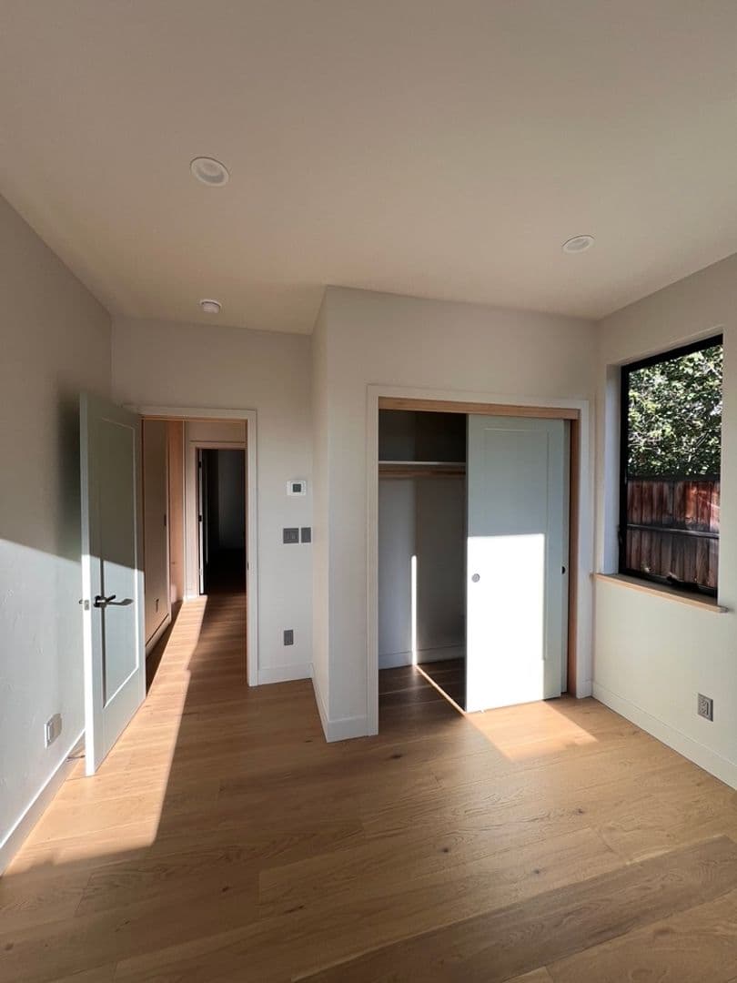 Bend House: 2111 NW Awbrey Rd - 1