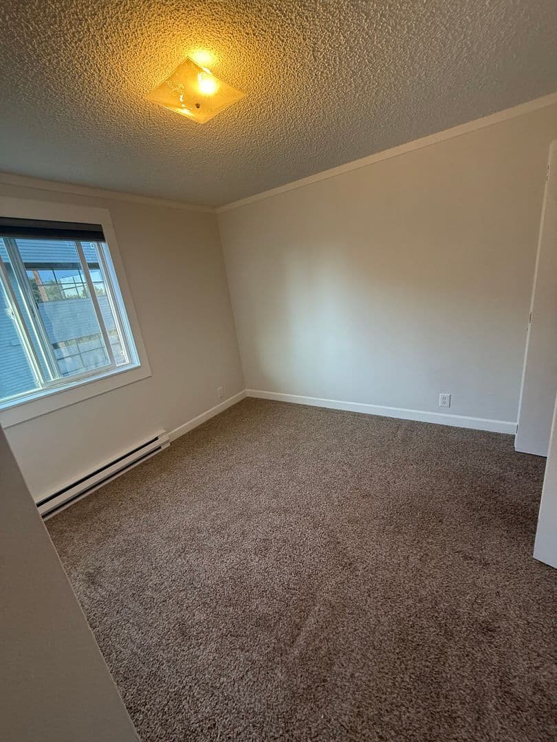 Bend Apartment: 931 NW Carlon Ave.