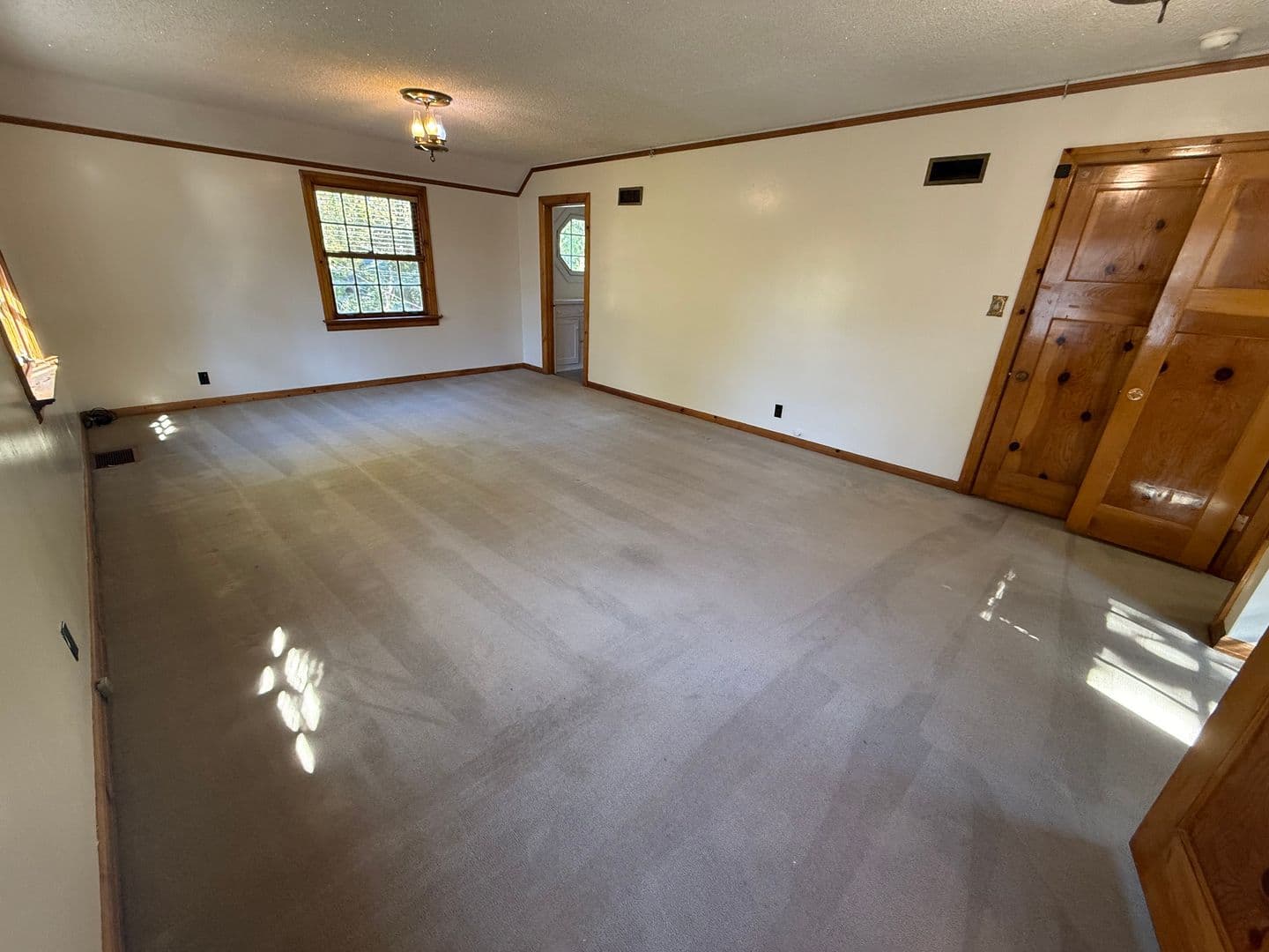 Bend House: 525 NW Broadway