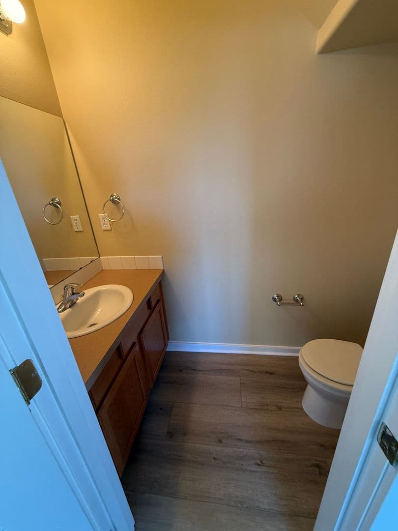 Bend Apartment: 20058 Beth Ave.