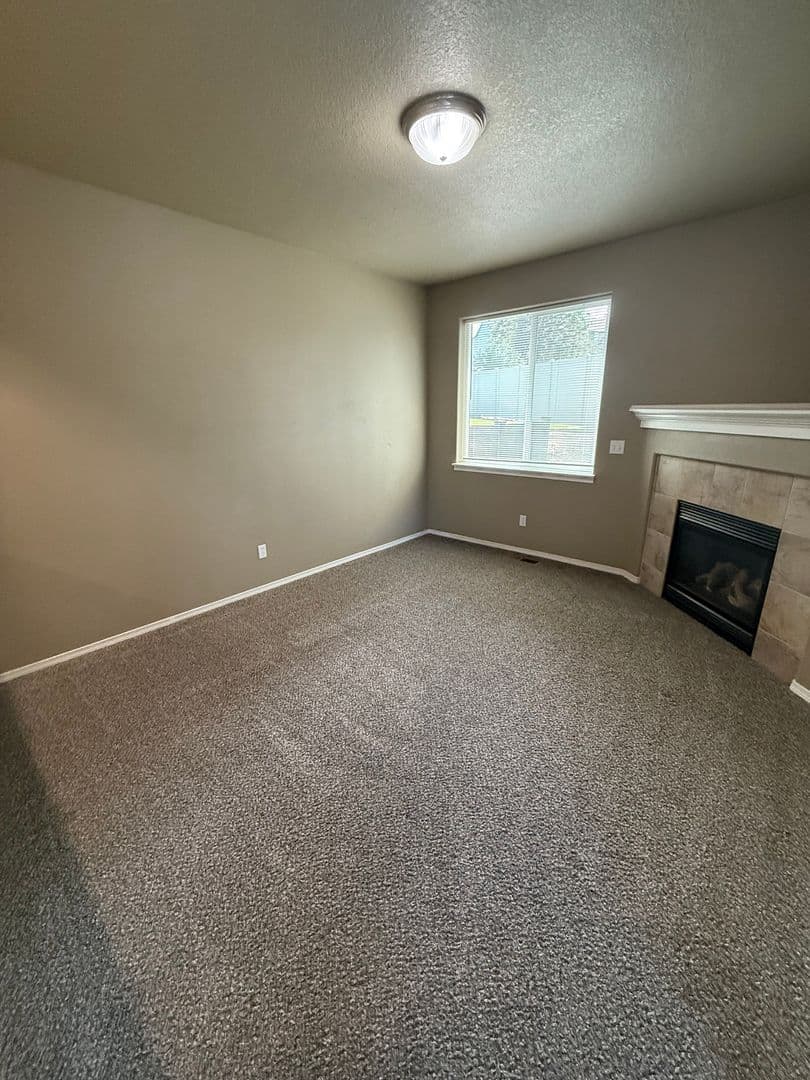 Bend Apartment: 471 SW Garfield