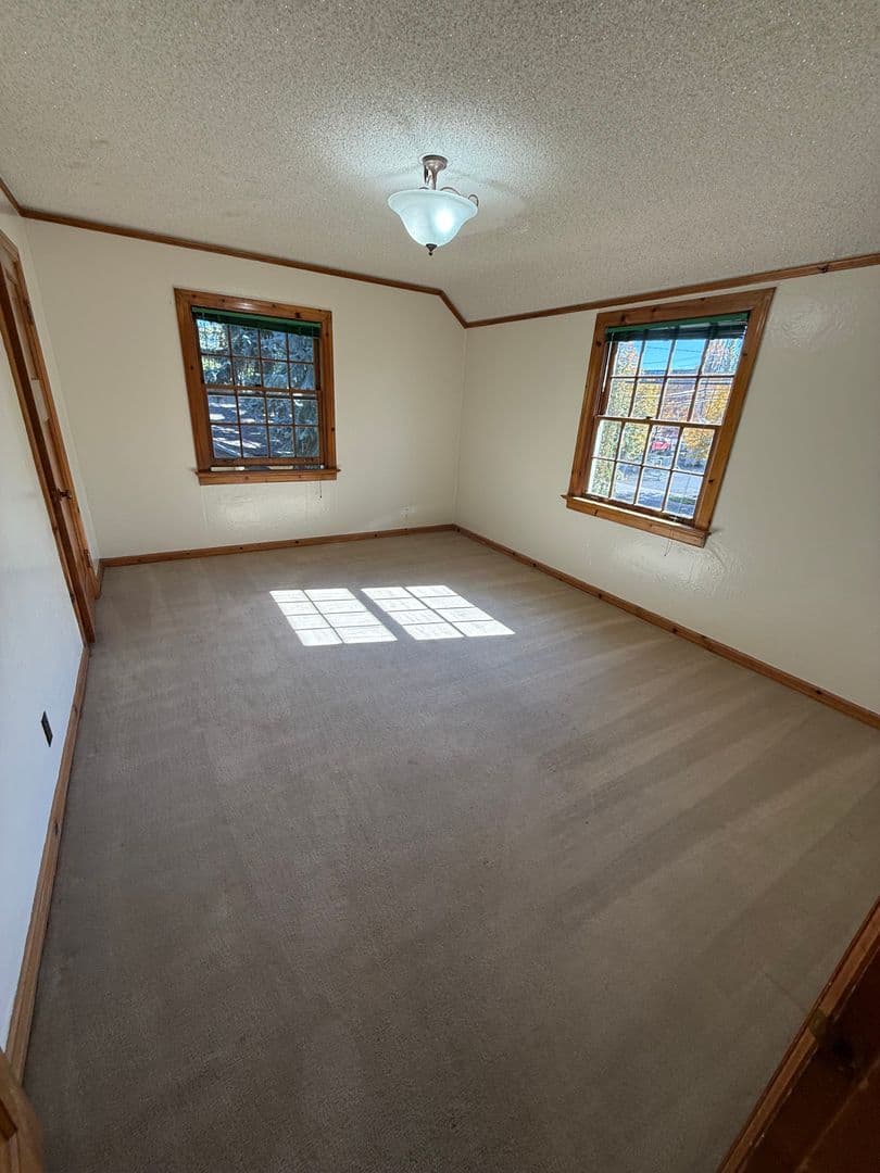 Bend House: 525 NW Broadway
