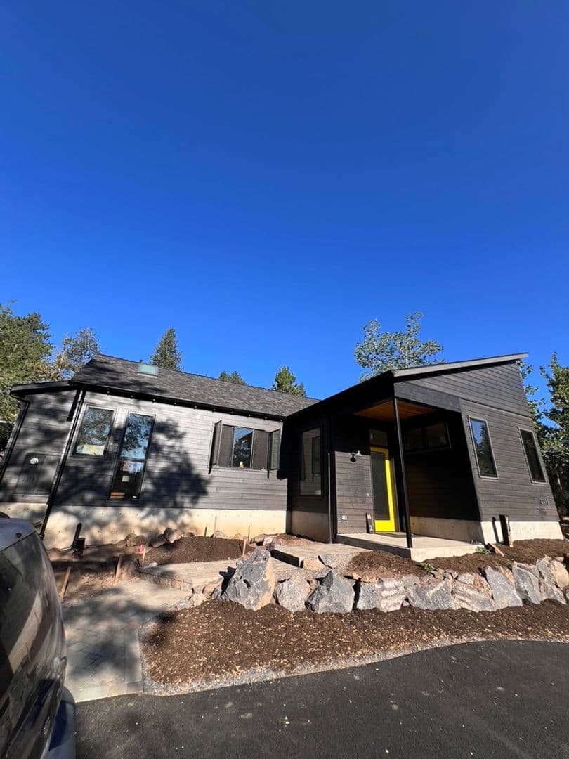 Bend House: 2111 NW Awbrey Rd - 1