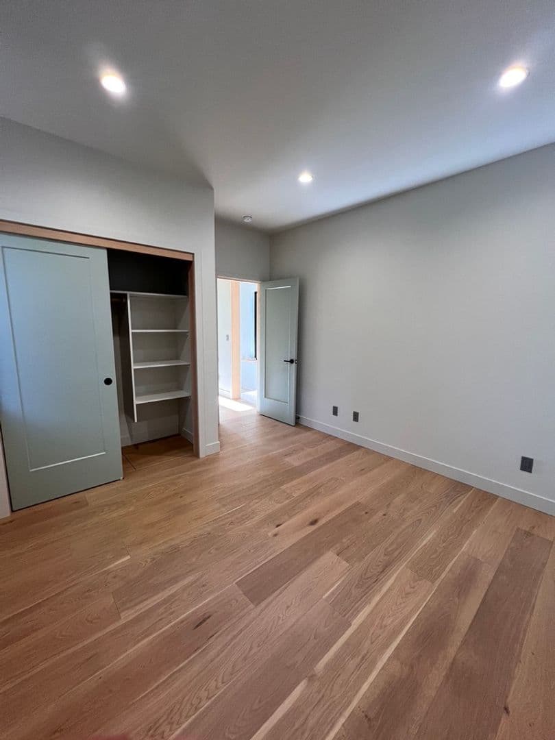 Bend House: 2111 NW Awbrey Rd - 1