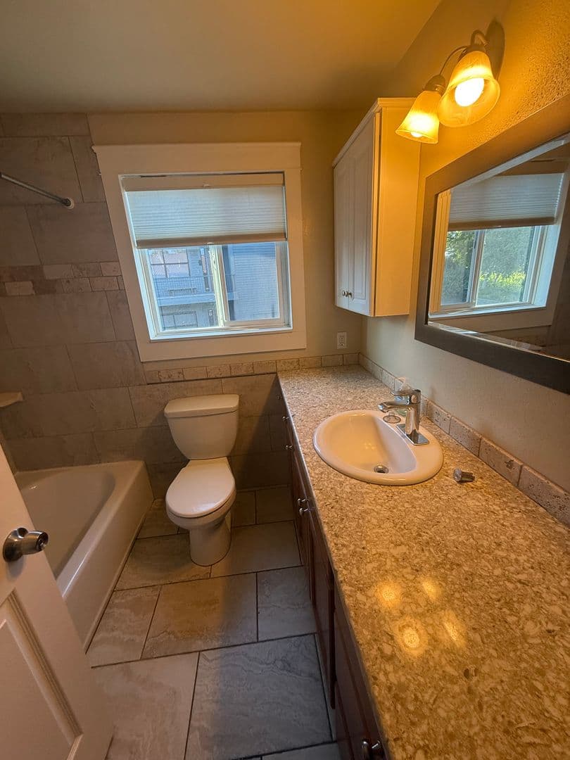 Bend Apartment: 931 NW Carlon Ave.