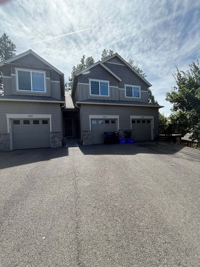 Bend Apartment: 471 SW Garfield