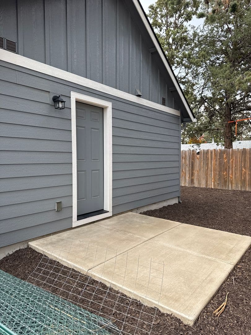 Bend House: 832 SE 6th Street unit #2