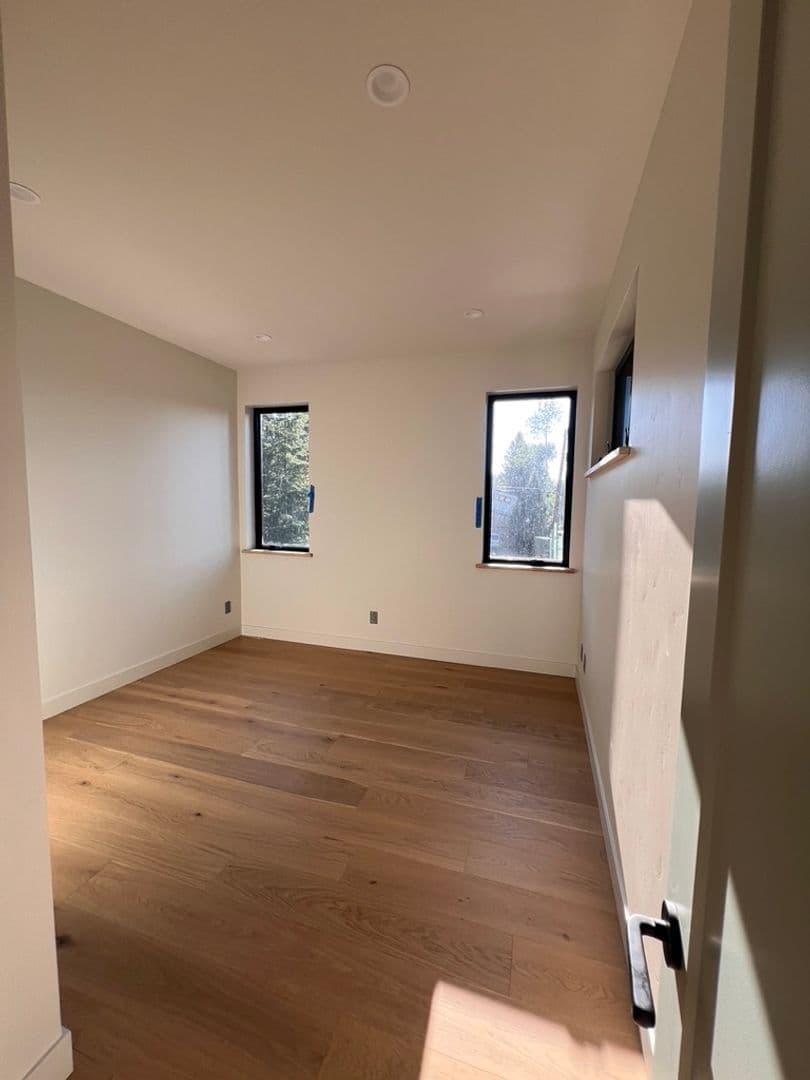 Bend House: 2111 NW Awbrey Rd - 1