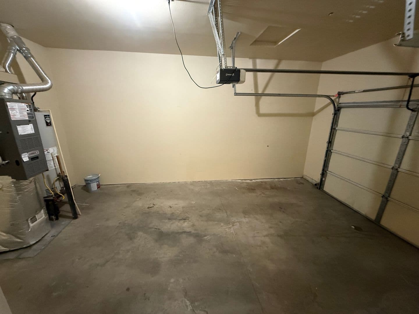 Bend Apartment: 20058 Beth Ave.