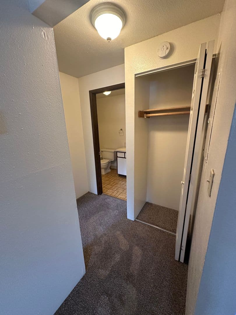 Bend Apartment: 1459 NW Albany