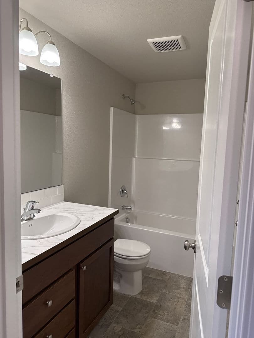 Bend House: 832 SE 6th Street unit #2