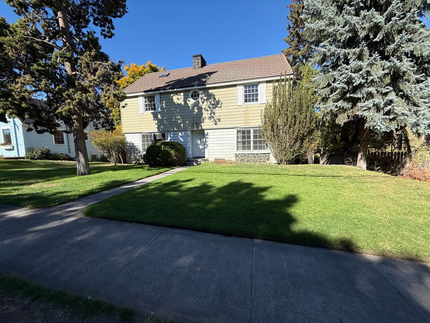 Bend House: 525 NW Broadway