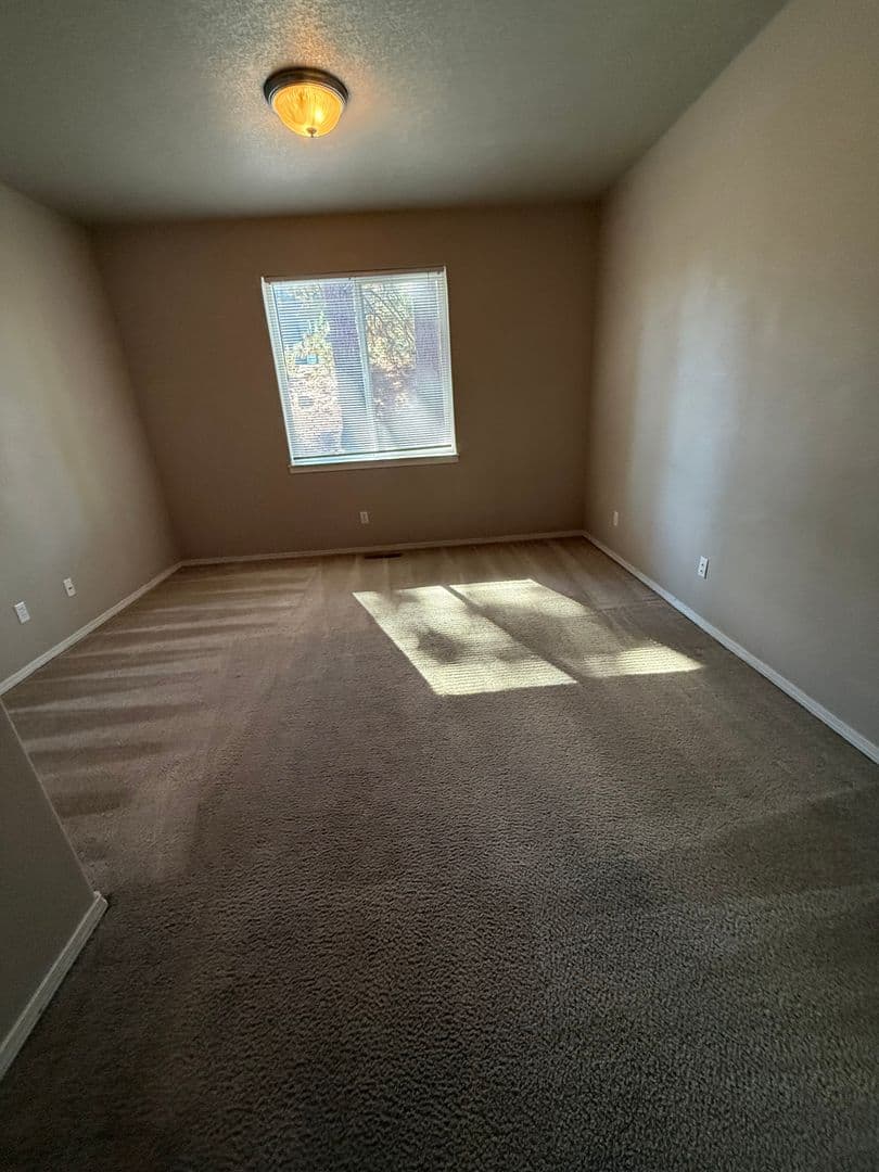 Bend Apartment: 423 SW Garfield