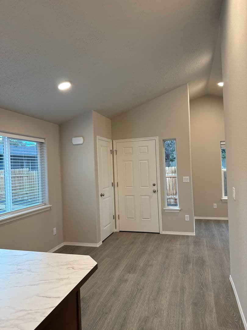 Bend House: 832 SE 6th Street unit #2