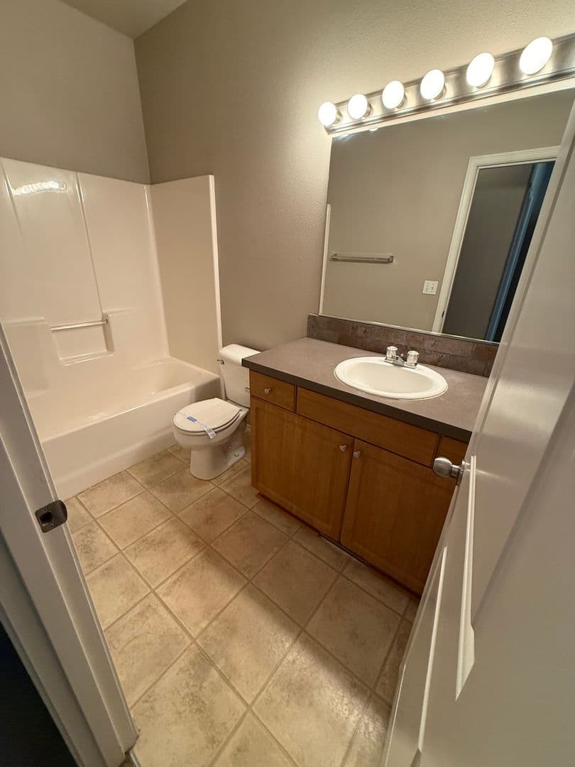 Bend Apartment: 423 SW Garfield
