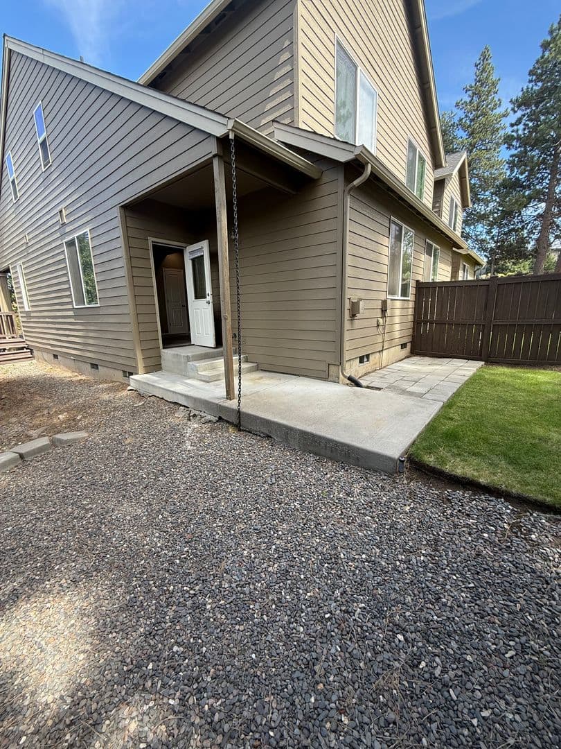 Bend Apartment: 471 SW Garfield