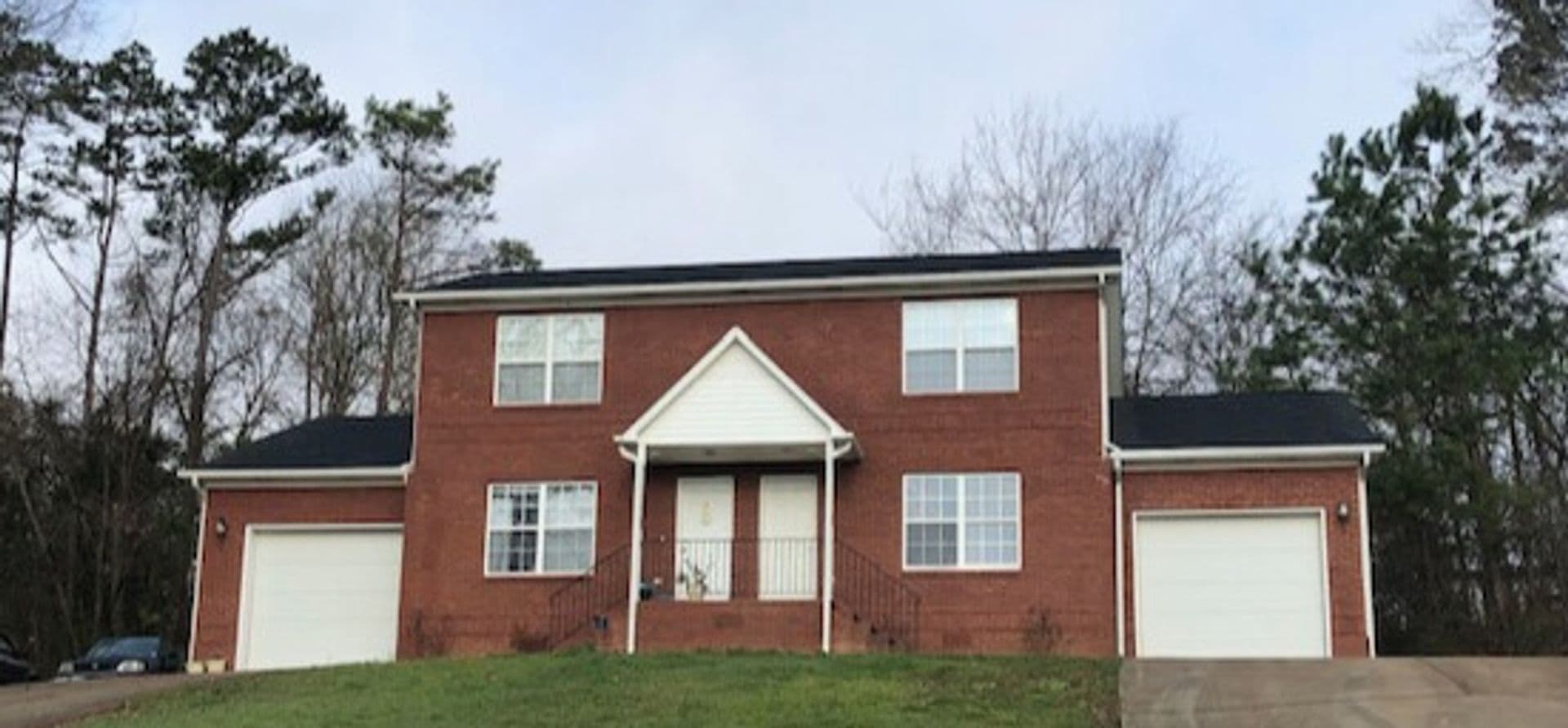 Cleveland Apartment: 1095/1097 Urbane Rd