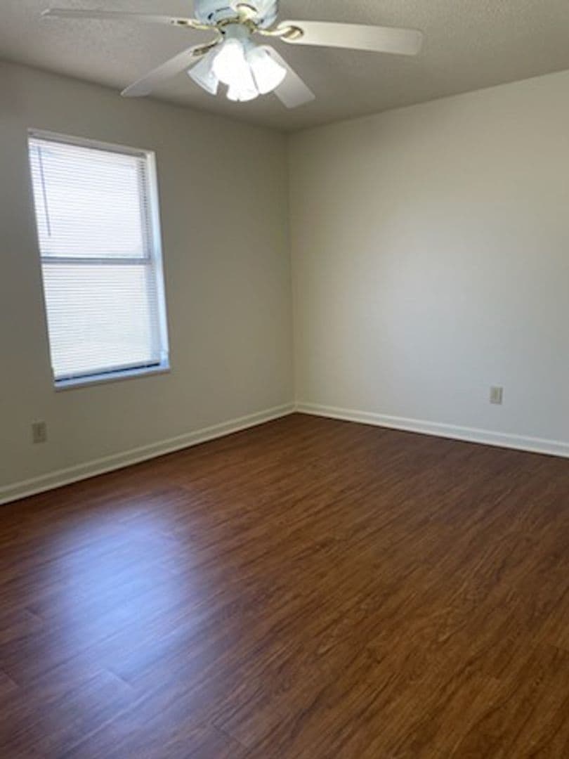 Cleveland Apartment: 900 Stratford Circle