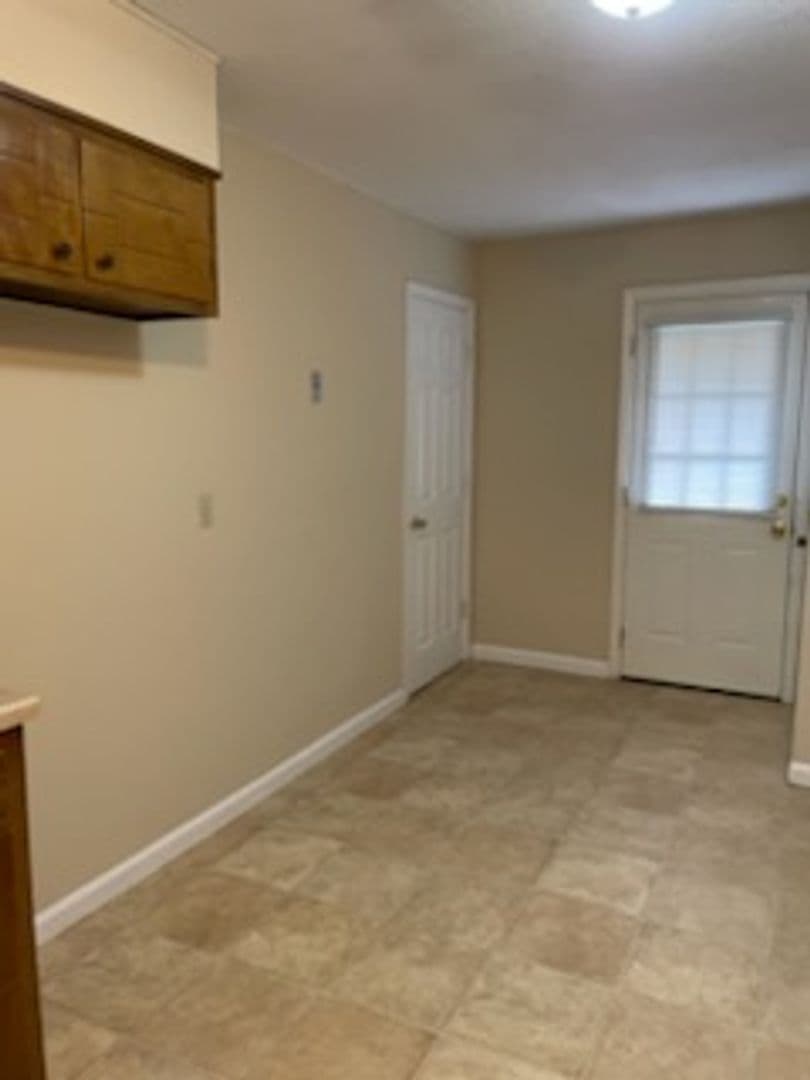 Cleveland Apartment: 1164/1166 Hamilton Circle