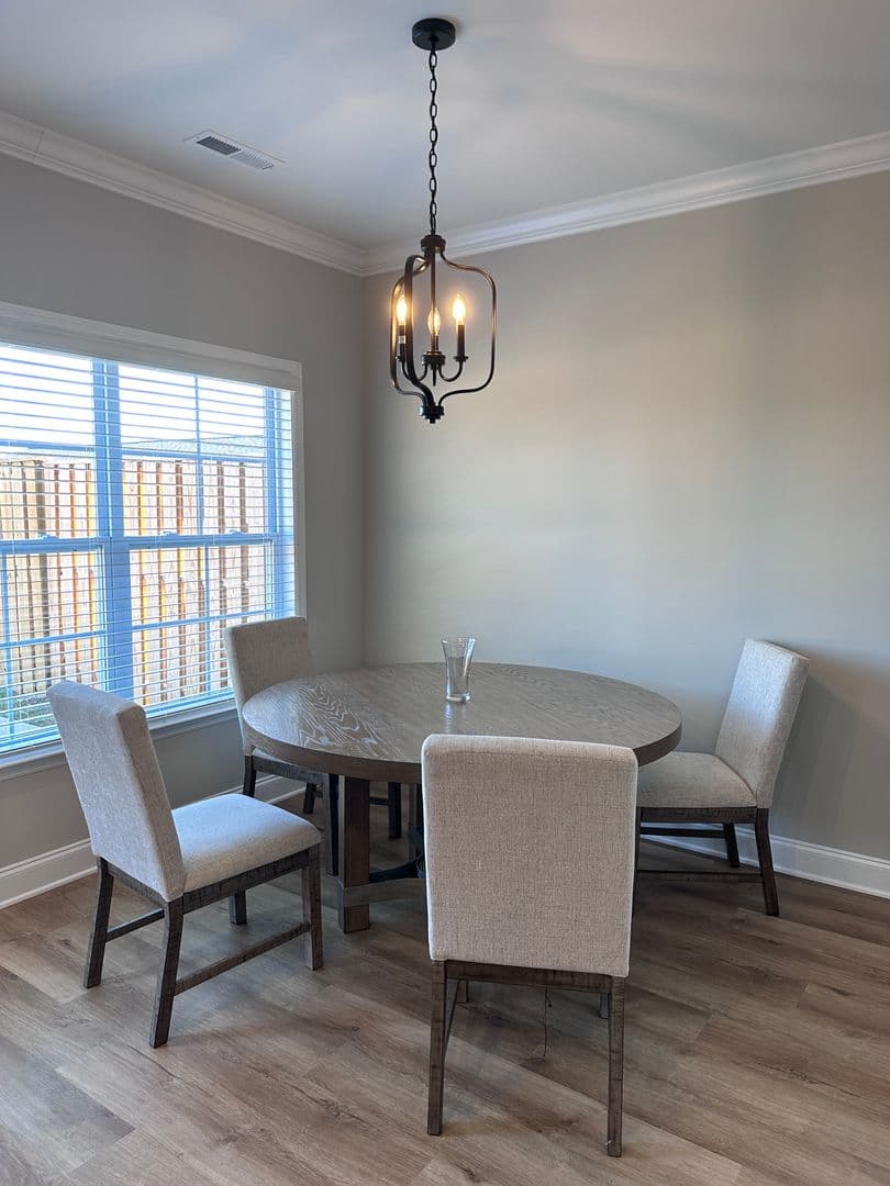 Cleveland Townhome: 437 Bellingham Dr. NE