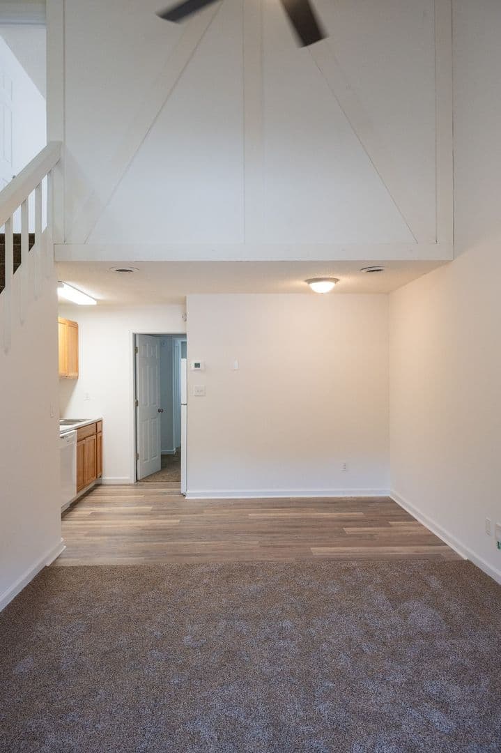 Cleveland Apartment: 3305/3307 Steeple Circle