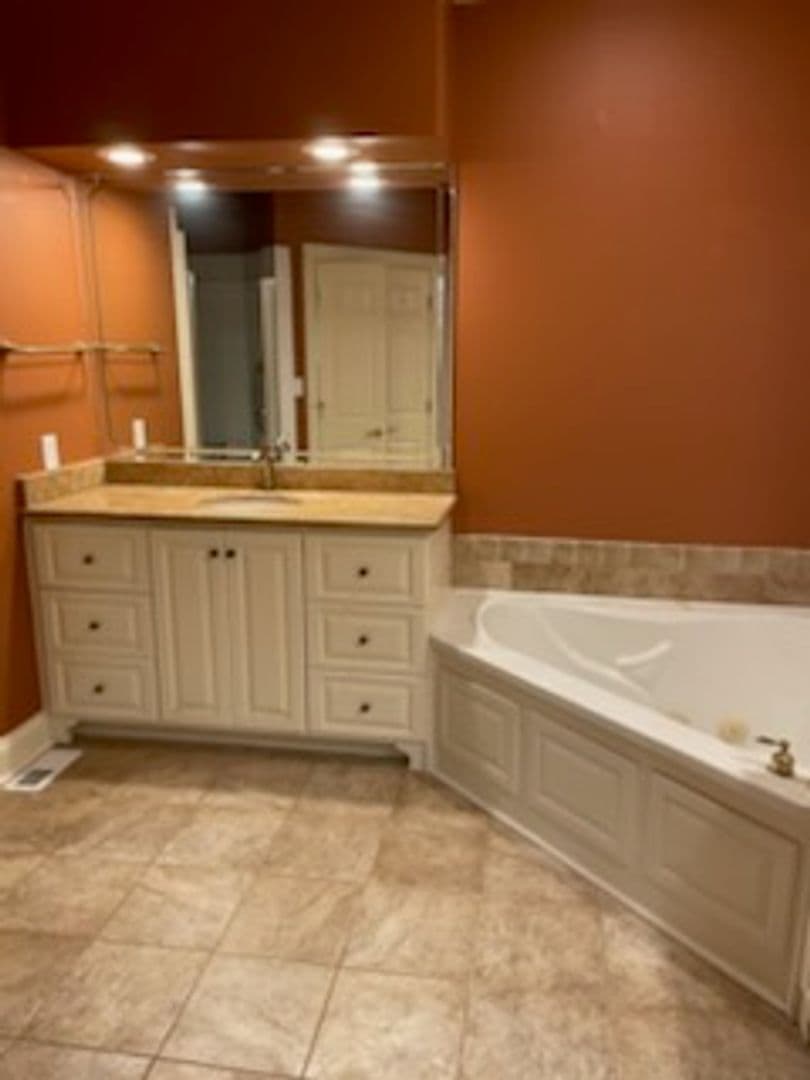 Cleveland House: 255 Stonewood Dr.