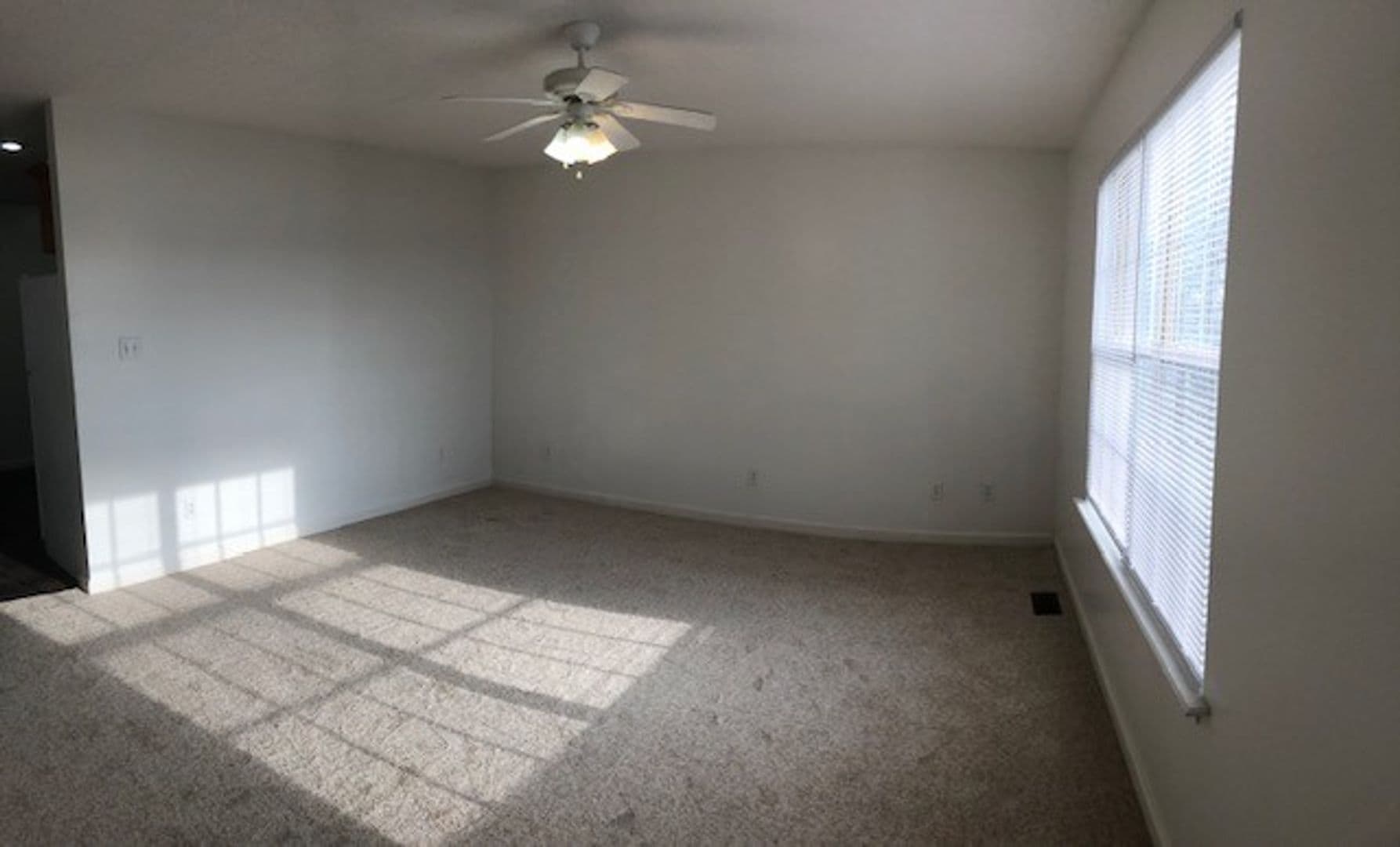 Cleveland Apartment: 1095/1097 Urbane Rd