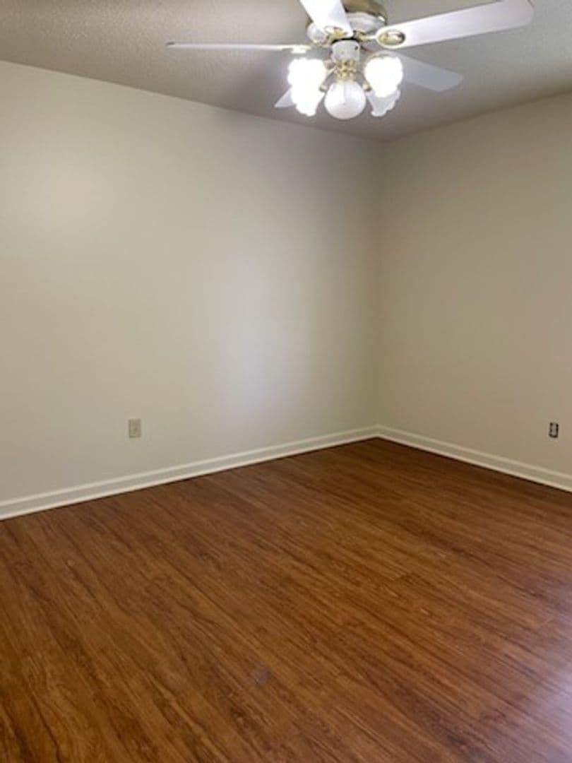 Cleveland Apartment: 900 Stratford Circle