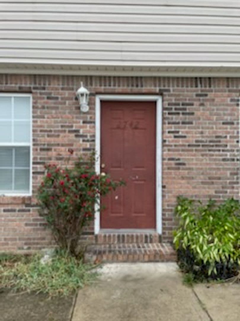 Cleveland Apartment: 2740-2746 Blue Springs Rd SE