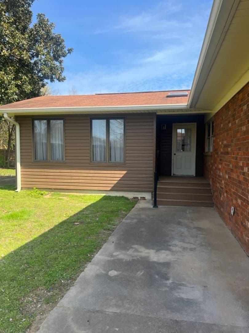 Cleveland House: 2103 Eugenia Ave