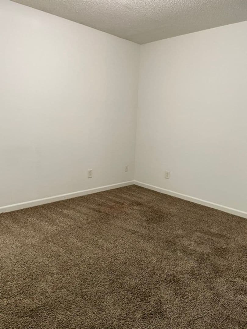 Cleveland Apartment: 2740-2746 Blue Springs Rd SE