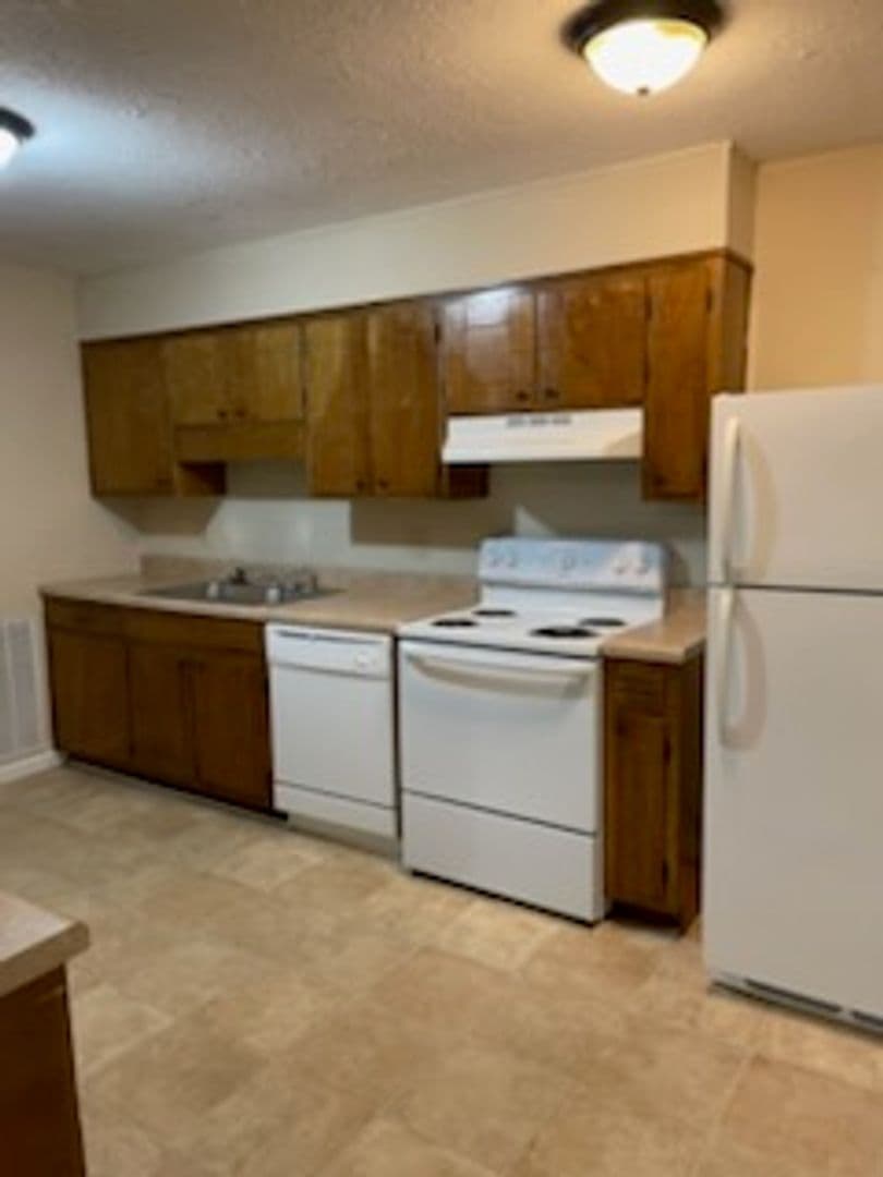 Cleveland Apartment: 1164/1166 Hamilton Circle