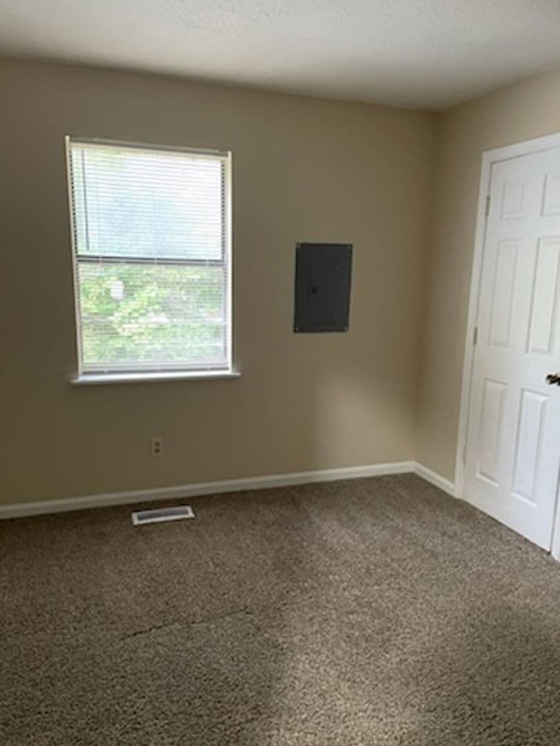 Cleveland Apartment: 1164/1166 Hamilton Circle