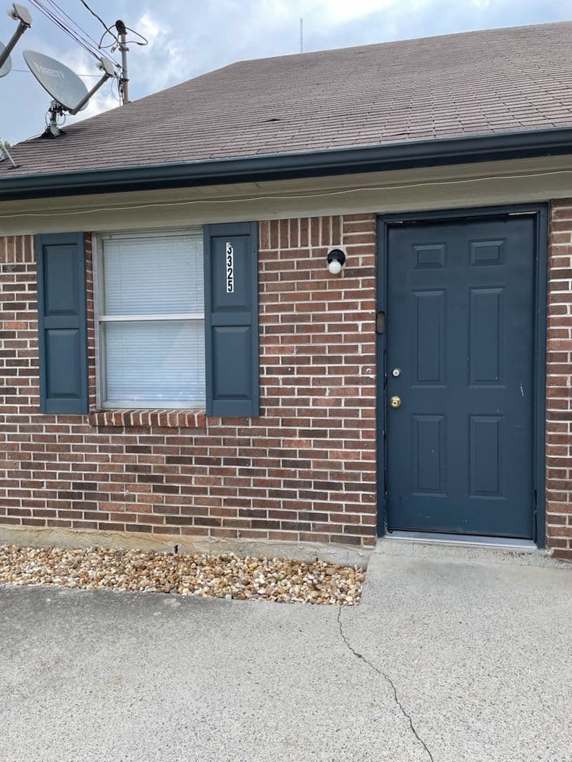 Cleveland Apartment: 3325/3327 Steeple Circle