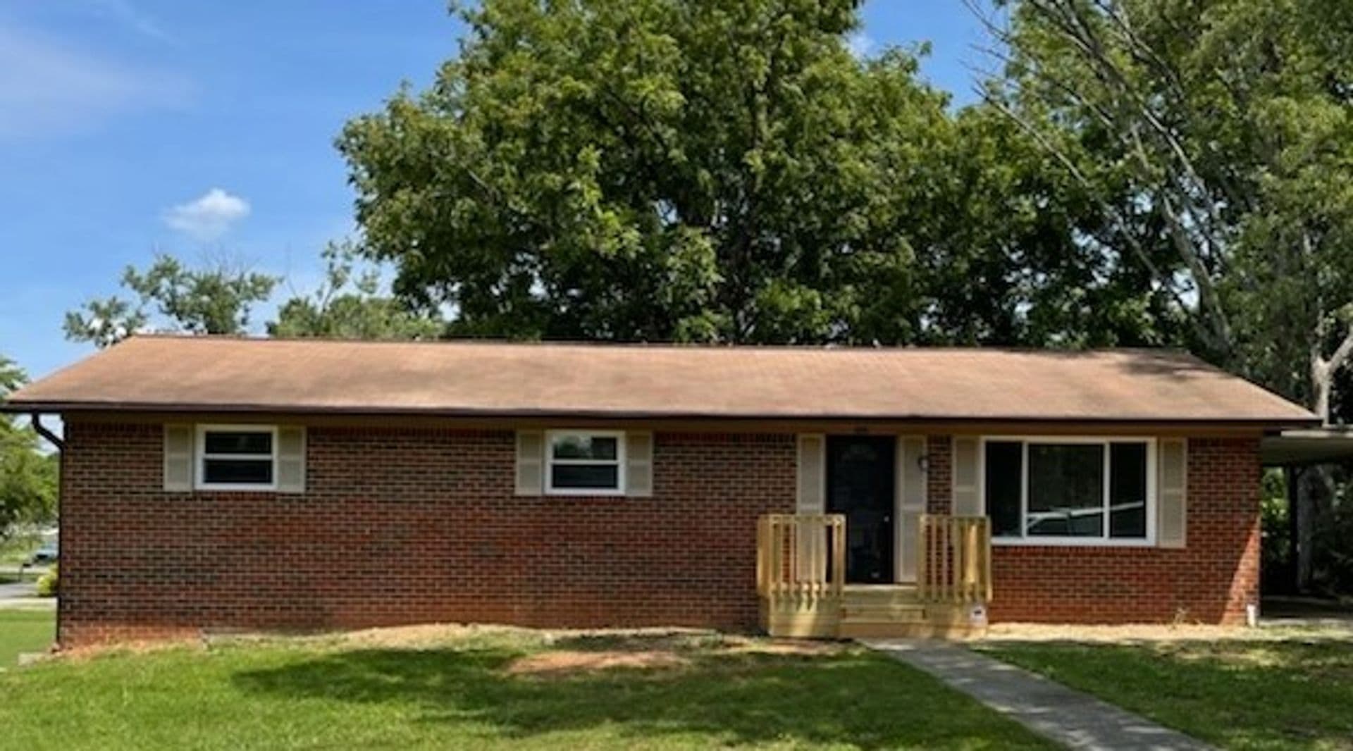 Cleveland House: 740 Haywood Dr