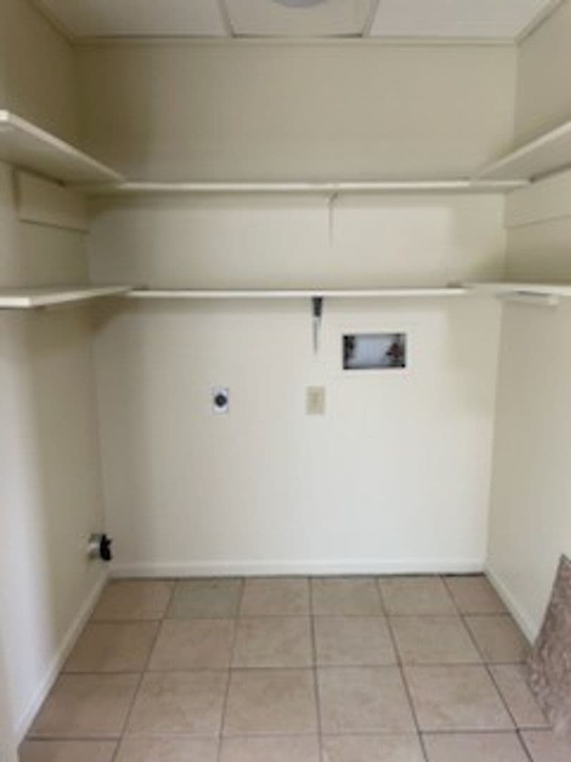 Cleveland Apartment: 900 Stratford Circle