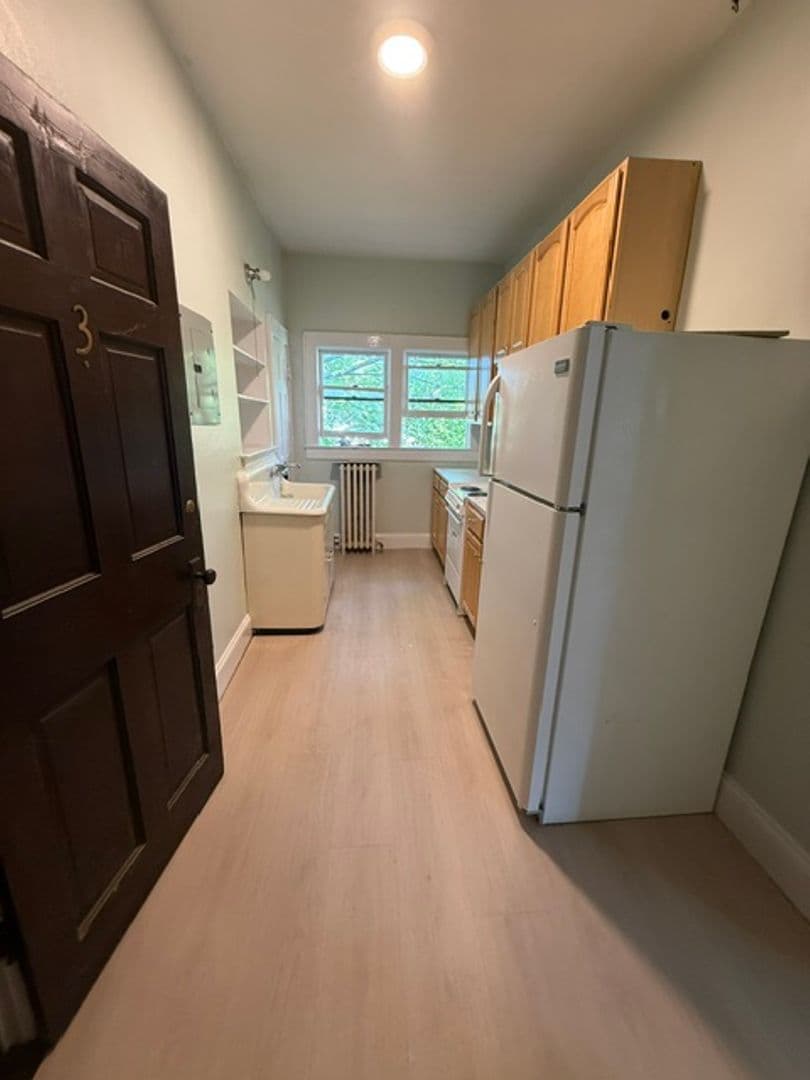 Cleveland Apartment: 1533 N Ocoee St.