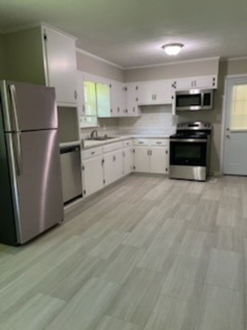 Cleveland House: 740 Haywood Dr