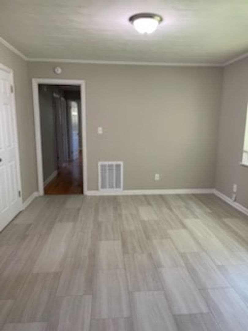 Cleveland House: 740 Haywood Dr