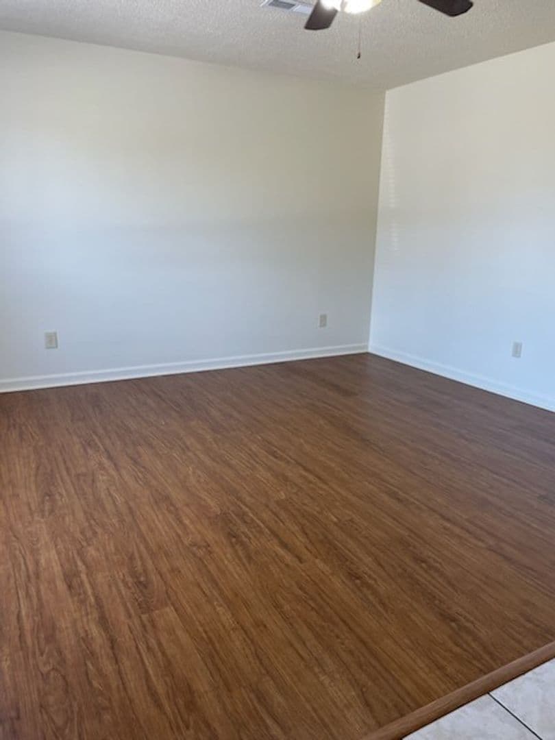 Cleveland Apartment: 900 Stratford Circle