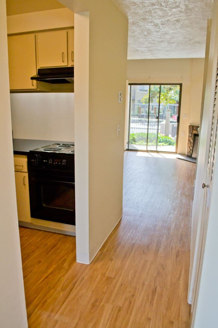 Eugene Apartment: 1800 Cal Young Road