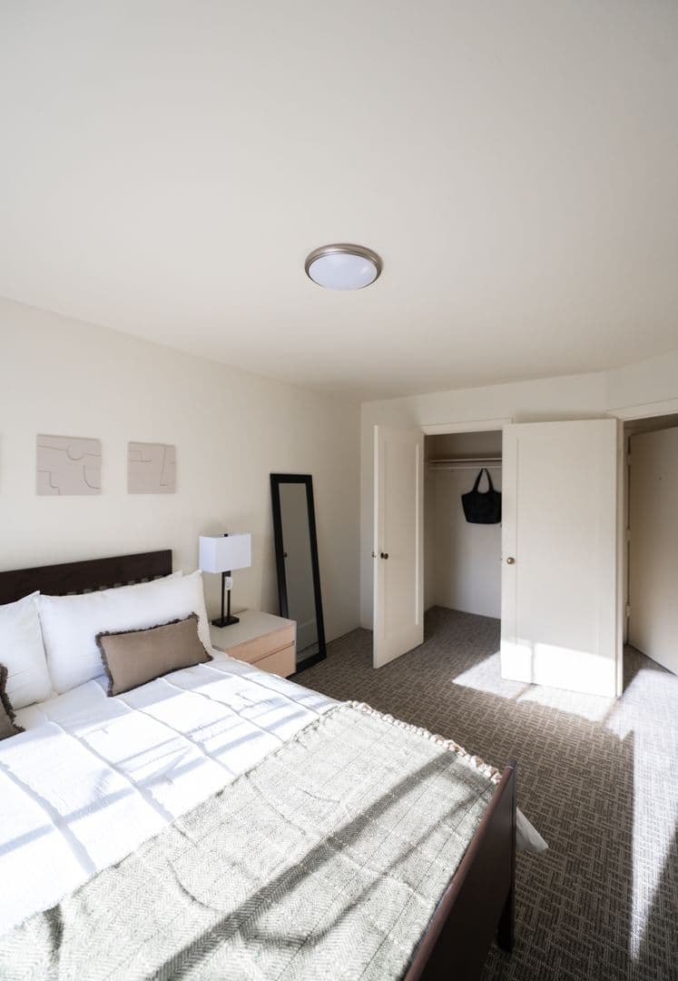 Eugene Apartment: 1040-1050 Ferry St