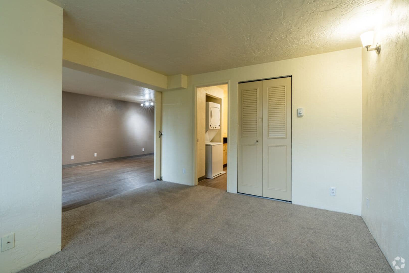 Eugene Apartment: 1800 Cal Young Road