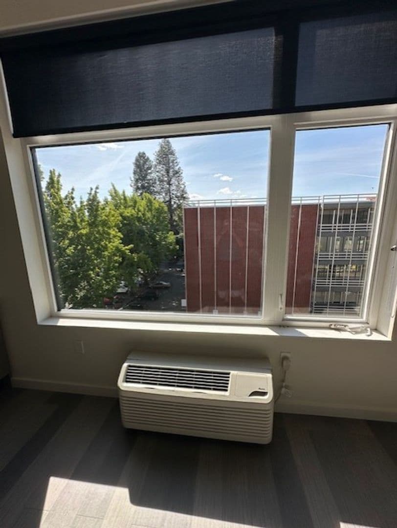 Eugene Apartment: 1030 Ferry St