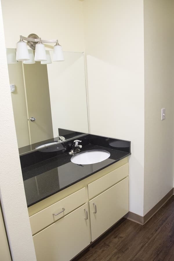 Eugene Apartment: 1800 Cal Young Road