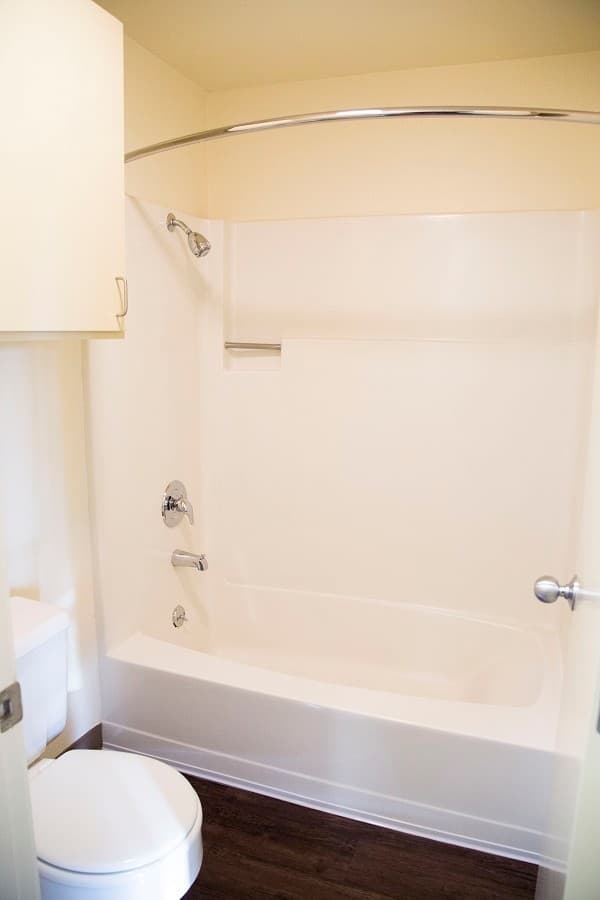 Eugene Apartment: 1800 Cal Young Road
