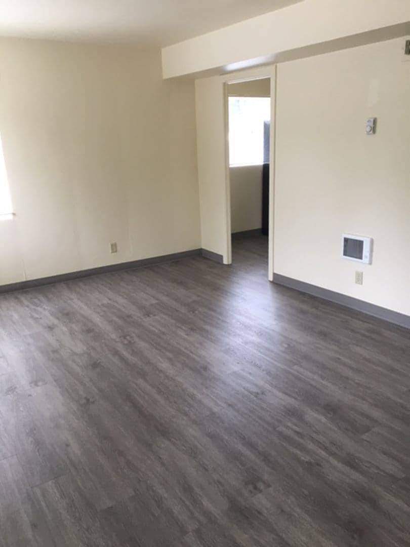 Eugene Apartment: 1040-1050 Ferry St